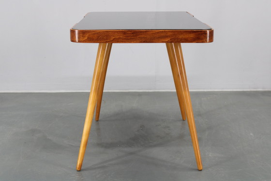 Image 1 of Tavolino da caffè in faggio con piano in vetro opalino, anni '60, Cecoslovacchia