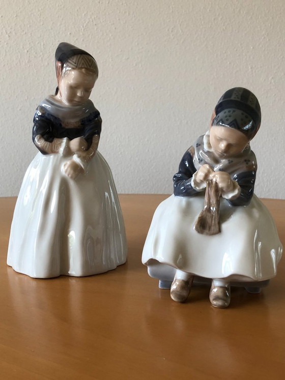 Royal Copenhagen - Amage Girl Sewing - Model 1314 – Decorative Objects, Porcelain (photo 13 of 14)