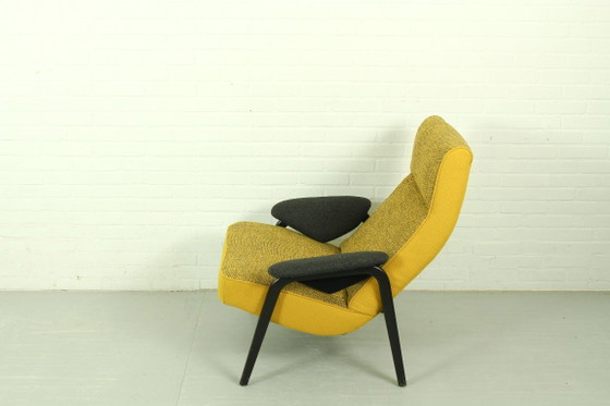 Image 1 of Theo Ruth para las sillas Artifort modelos 107 y 137 en Kvadrat Hallingdal