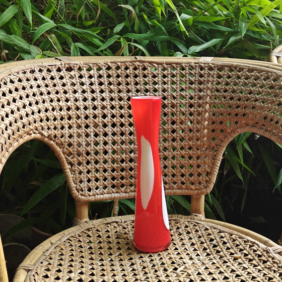 Image 1 of Vintage Mid-Century 'Cased Glass' Vase – Red & White (19 cm)
