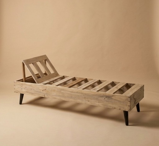 Vintage daybed