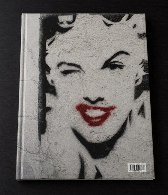 Image 1 of Vintage boek i-D covers 1980-2010 Terry Jones & Richard Buckley in Hardcover