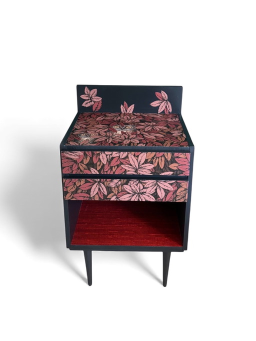 Meuble vintage recouvert de Fornasetti Foglie e Civette | L'ambiance vintage