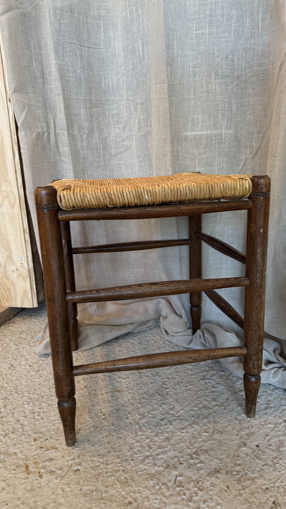 Image 1 of Taburete de mimbre