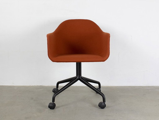 Menu Harbor Chair star base design Norm Arkitekter