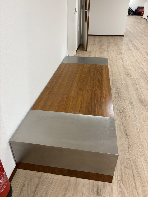 Image 1 of Notenhout Salon tafel met rvs zijkanten