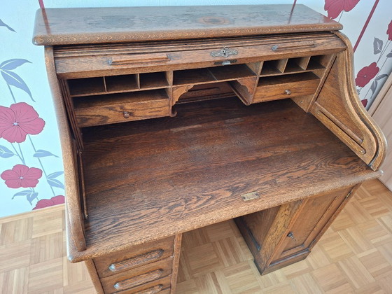 Image 1 of Scrivania antica in rovere con piano a rullo – completamente funzionale con chiave