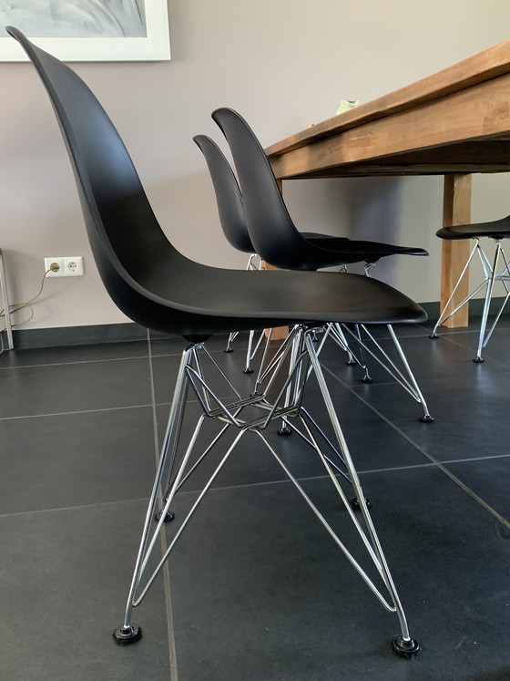Image 1 of 6 sedie Vitra Eames nere.