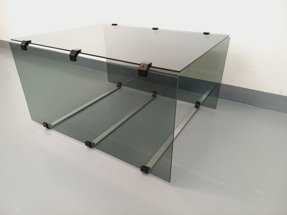 Image 1 of Vintage salontafel van gerookt glas, zwart metaal en gegoten aluminium uit de jaren 70