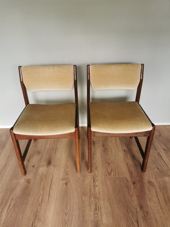 Image 1 of Unieke set van 4 vintage mid-century eetkamerstoelen (een 5e stoel ook beschikbaar, dient verlijmd te worden) 