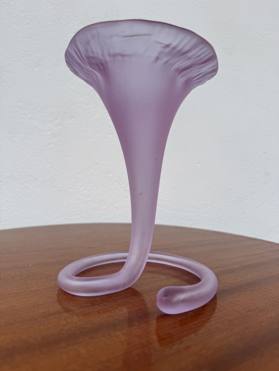 Image 1 of Vaso antico in vetro soffiato a forma di cono