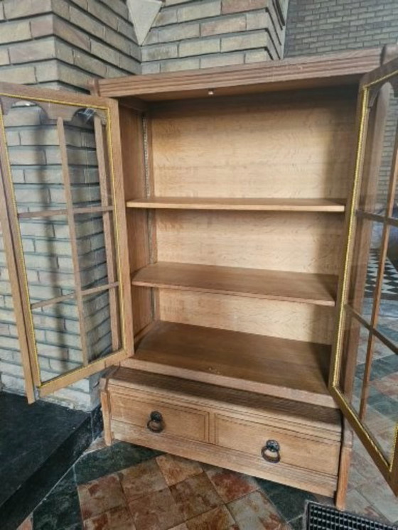 Image 1 of Vitrine d'église provenant de l'église historique de Schulen – chêne massif – pièce patrimoniale unique (vers 1960)