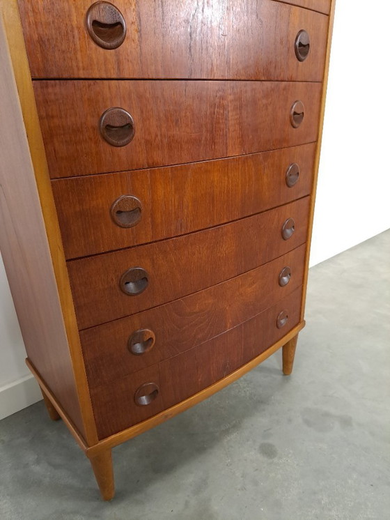 Image 1 of Cassettiera curva danese con 7 cassetti e maniglie rotonde