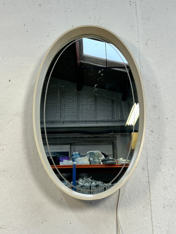 Image 1 of Vintage Ovale Spiegel Met Verlichting In Houten Lijst, Hillebrand Duitsland 1970,s
