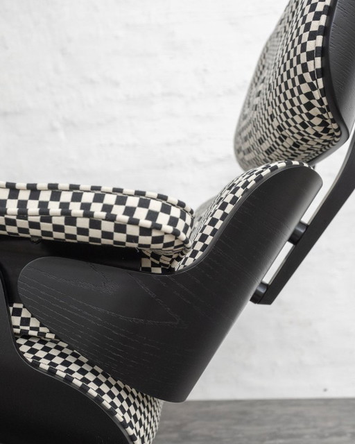 Poltrona lounge Eames Herman Miller Alexander Girard a scacchi
