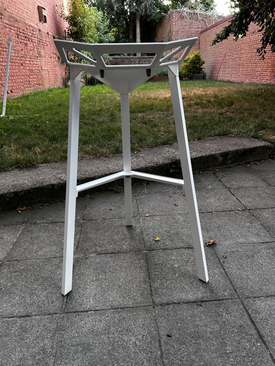 Image 1 of 2 Magis krukken_Een kruk, 77 cm hoog, wit