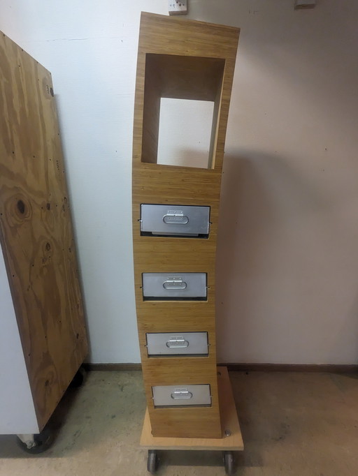 Valse Tulp, ladekast 1