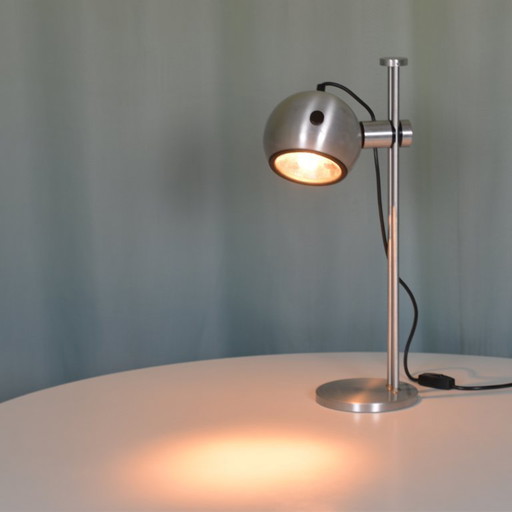 eyeball table light