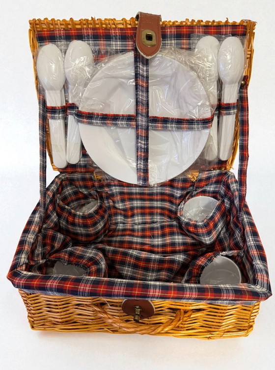 Image 1 of Picknickkorb aus Weide aus den 1980er Jahren für vier Personen