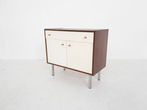 Kleiner Schrank aus der Mitte des Jahrhunderts, Niederlande 1970