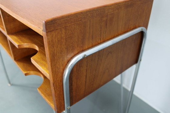 Image 1 of 1960er Jahre Dänischer Teak Regalschrank mit verchromten Beinen