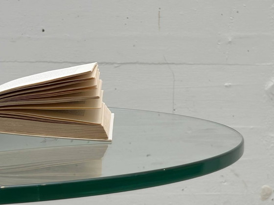 Image 1 of Table d'appoint en verre de style postmoderne avec piètement en fonte, années 1990