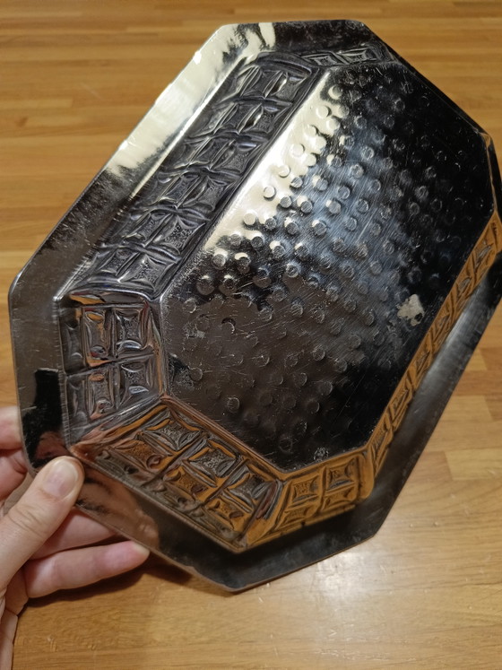 Image 1 of Vintage achthoekige metalen fruitschaal | Decoratief middelpunt in mid-century stijl