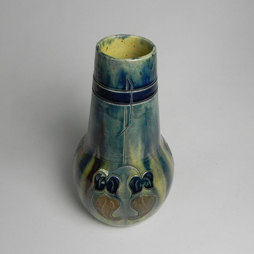 Flemish Art Deco vase with floral motifs, 1920s