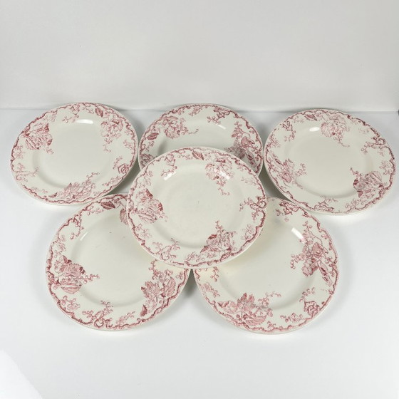 Image 1 of Set di Piatti Piani Lunéville Terre de Fer da 6 KG, "Fontainebleau", Rosa, XIX Secolo