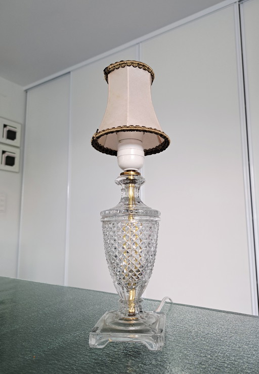Diamond cut glass tablelamp 