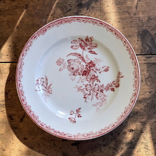 Piatto rotondo antico firmato Sarreguemines, collezione Fontages, in gres rosa