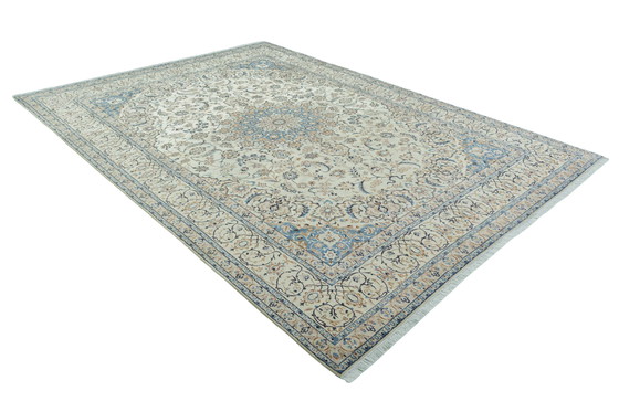 Image 1 of Hand-knotted Persian carpet Nain 9La - 418 x 300 cm - With silk content & fine medallion design