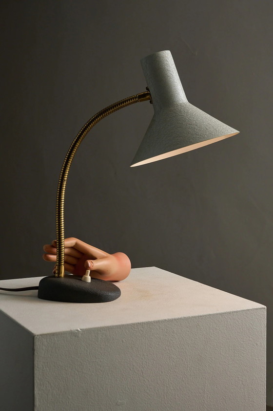 Mid-Century Adjustable Brass and Textured Lacquer Table Lamp, Aluminium, Cast Iron, Mid Century Modern (photo 9 of 10)