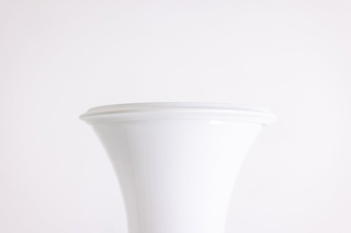 Enrico Tronconi Stehleuchte 'Bambus', aus weißem Opalglas.  70er Jahre.