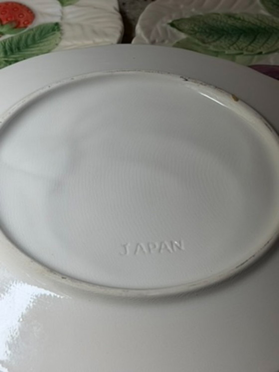 Vintage Japanese Majolica Fruit Plates, Set of 4, Embossed Ceramic Fruit Dessert Plates, Made in Japan (photo 10 of 19)