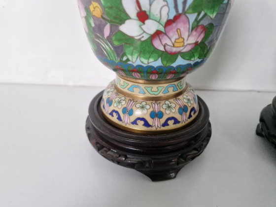 Image 1 of Paire de vases closoinnés chinois