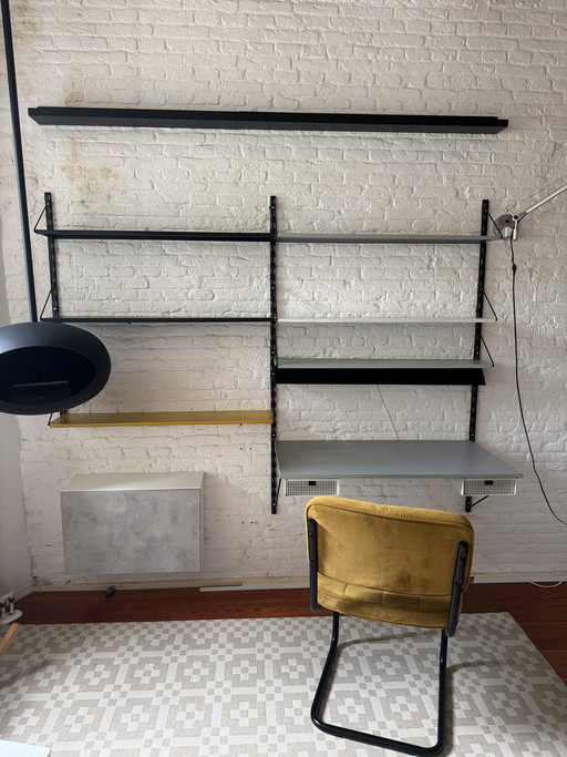 Pilastro wandsysteem uit de jaren 50 van Tjerk Rijenga