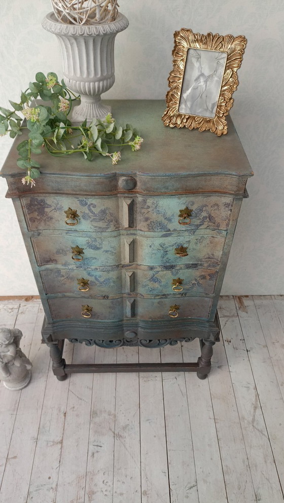 Image 1 of Commode antique en bois recyclé