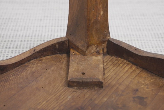 Antieke Italiaanse barokke Guéridon bijzettafel van walnoothout, lampentafel in Louis XV-stijl met – Wood (photo 19 of 20)