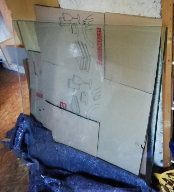 Image 1 of &quot;Tavolino da caffè Barcellona&quot; di Mies van der Rohe, progettato nel 1929 per Villa Tugendhat