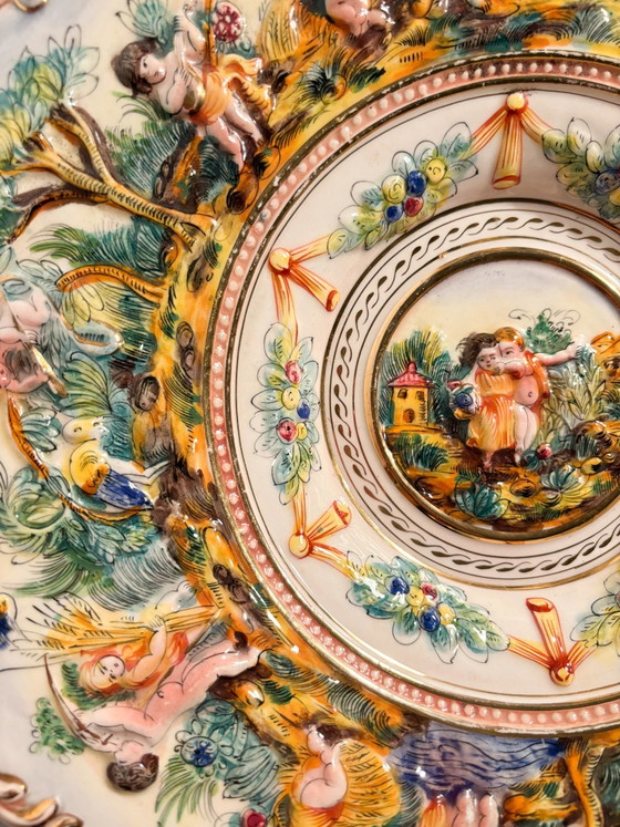 Large Capodimonte Porcelain Plate, Hand-Painted and Embossed, 1950s – Decorative Objects (photo 5 of 11)