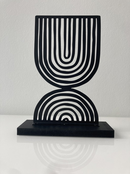 Sculpture moderne en fil de fer