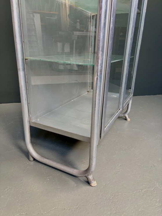 Image 1 of 2 vetrine mediche italiane d'epoca - Padova