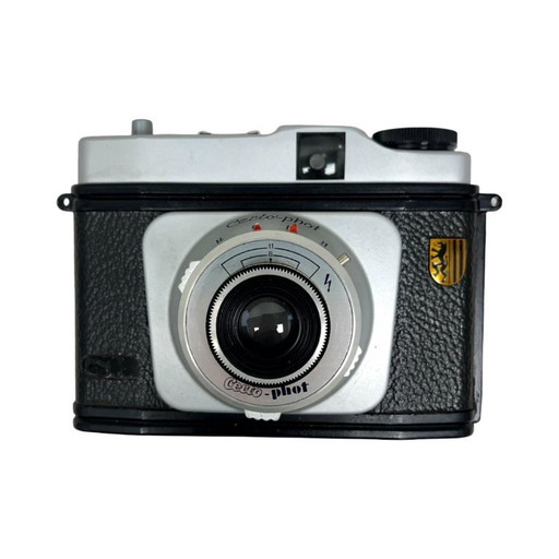 Appareil photo vintage emblématique CERTO-PHOT (Allemagne, RDA, années 1950), en état de marche, avec son étui.