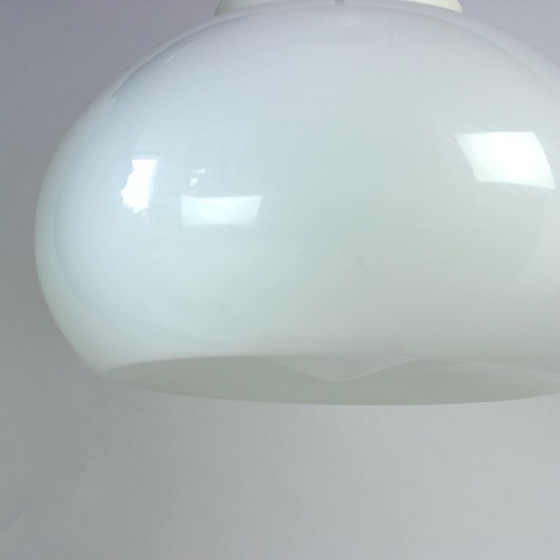 Image 1 of Enorme witte opaline plafondlamp, Tsjecho-Slowakije 1960