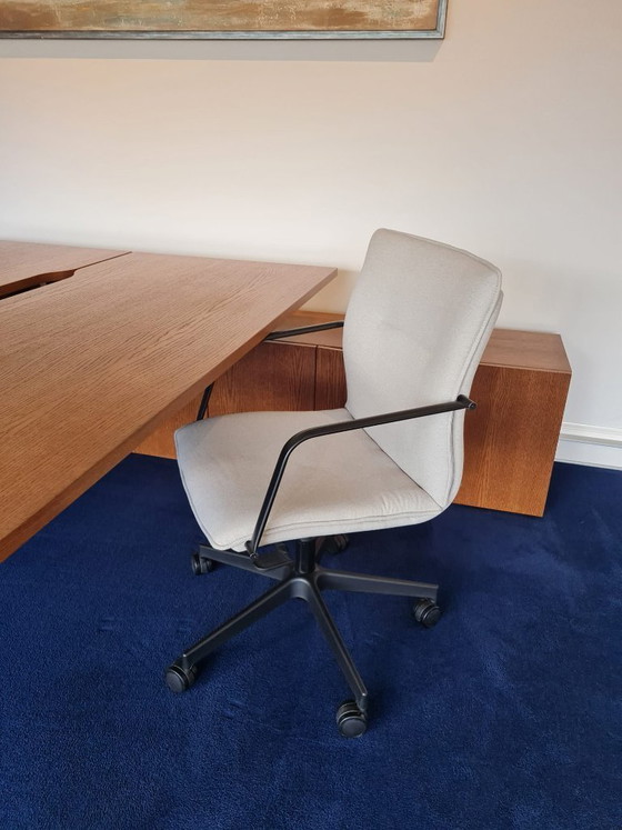 Image 1 of Design-Büromöbelset: Schreibtische (4+2), Stühle (4+2+Lounge), Sofa+Teppich. Teilweise reduziert!