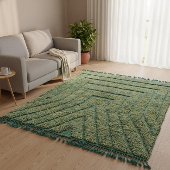 Image 1 of Alfombra artesanal de lana verde, 250 cm x 150 cm.