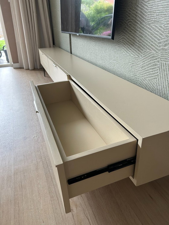 Image 1 of Mobile porta TV HKliving con finitura effetto legno.