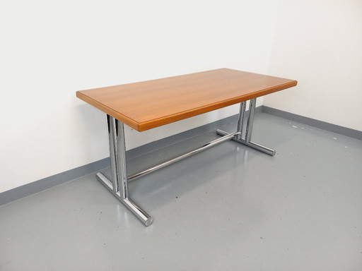 Vintage desk in walnut wood and chrome metal from the 1970s