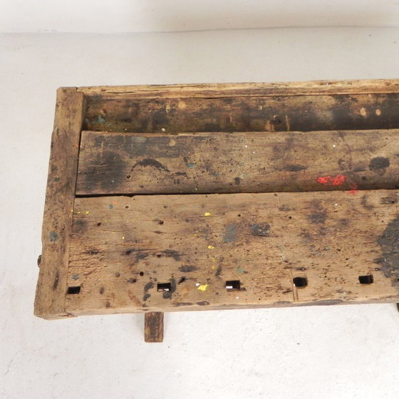 Banco de trabajo industrial de madera con tornillo de banco, 194 cm de largo, década de 1930. (photo 7 of 34)